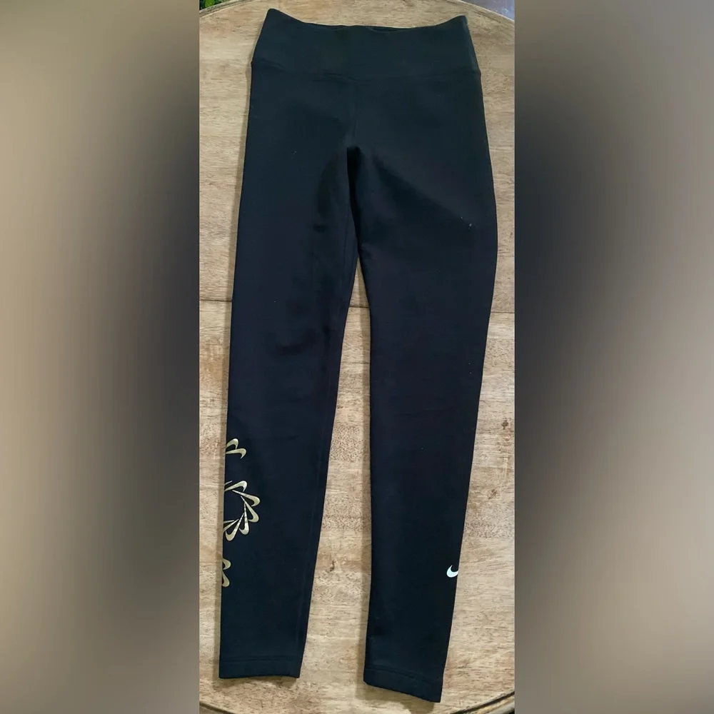 Nike Therma-Fit One Women’s Sz S Black‎ Mid-Rise Graphic Training Leggings